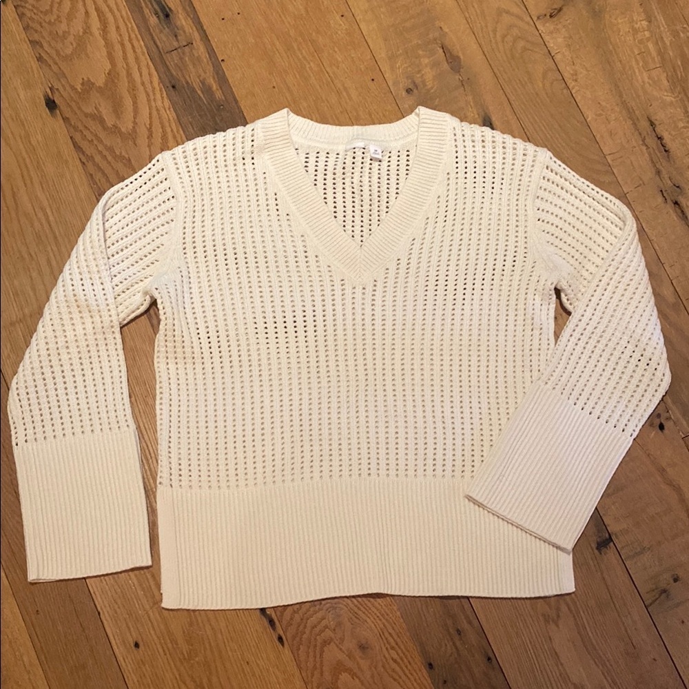 GAP Relaxed Crochet Open Knit V-Neck Sweater Ivory Cream XS - Picture 2 of 8